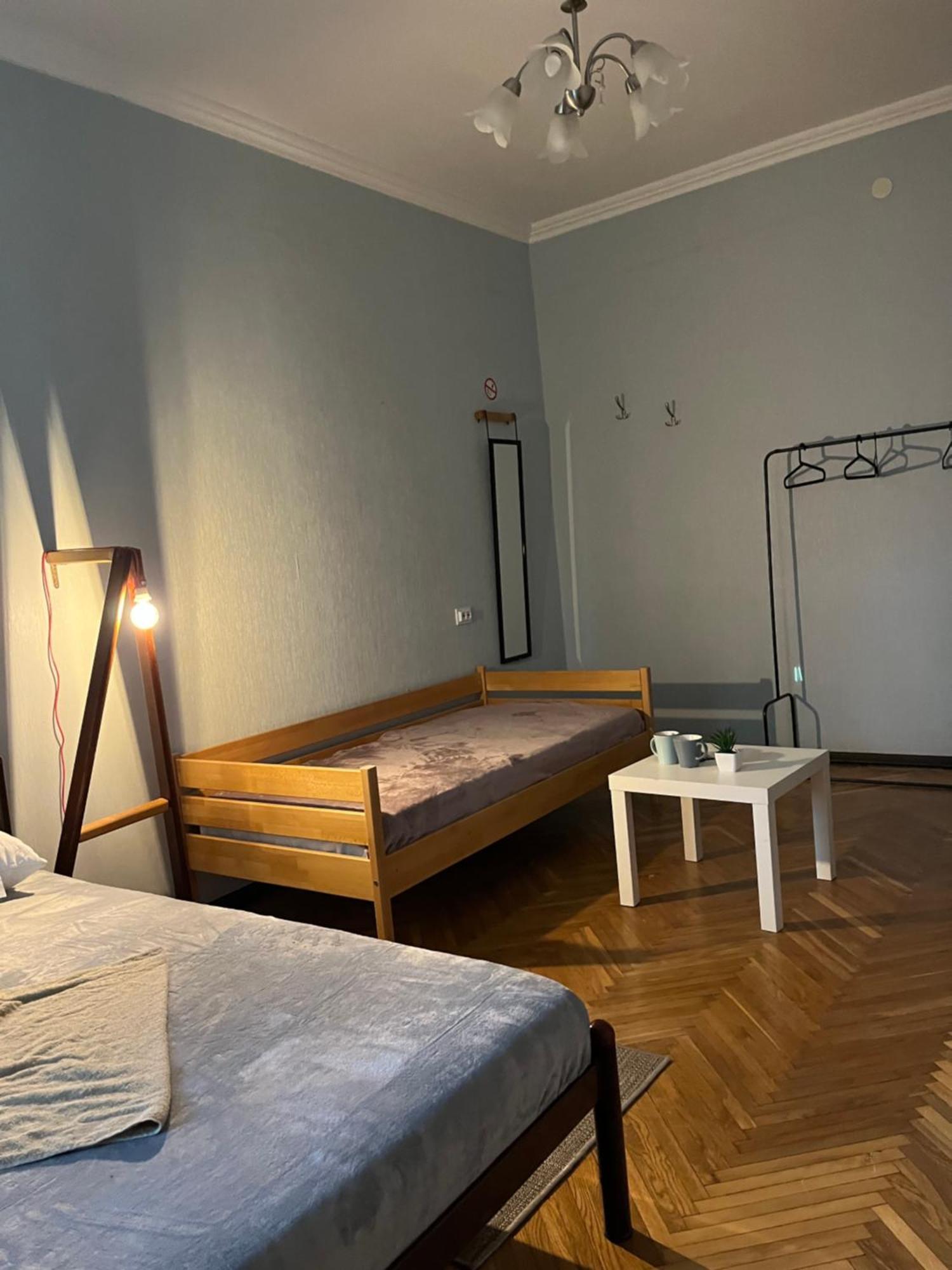 Ararat-Klovskaya Hostel-Apartments Kiev Bagian luar foto