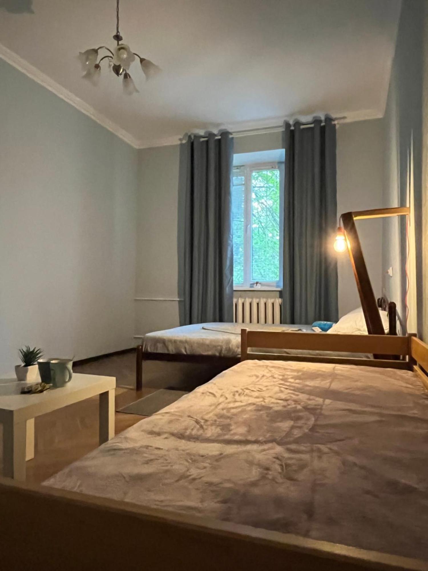 Ararat-Klovskaya Hostel-Apartments Kiev Bagian luar foto