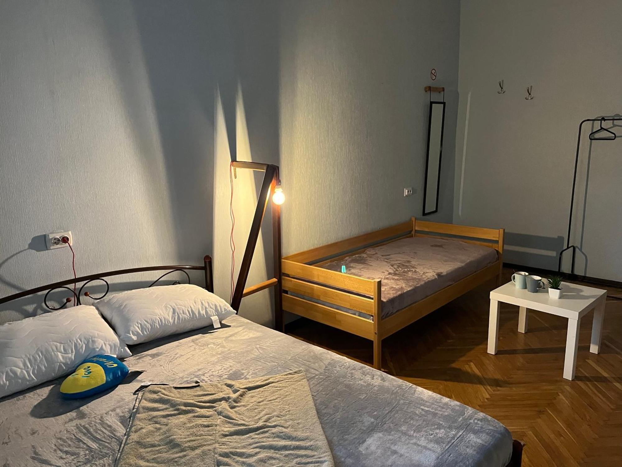 Ararat-Klovskaya Hostel-Apartments Kiev Bagian luar foto